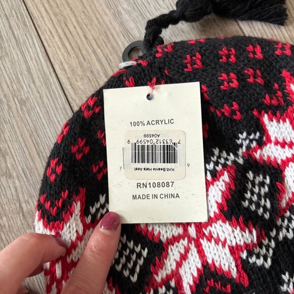 NWT Kids Black and Red Snowflake Fleece Lined Peruvian Beanie with Ear Flaps - Picture 4 of 9